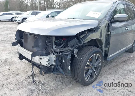 2017 Nissan Pathfinder Platinum z USA, uszkodzony, nr VIN 5N1DR2MM3HC623246